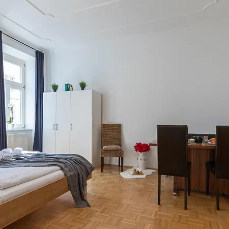 Yeshello Elegant Apartment Near Central Vienna Exterior photo
