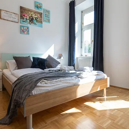 Yeshello Elegant Apartment Near Central Vienna Exterior photo